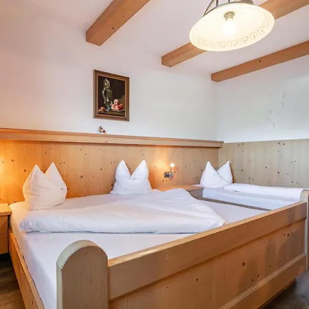 Marchfeld 1 2 3 Apartman *